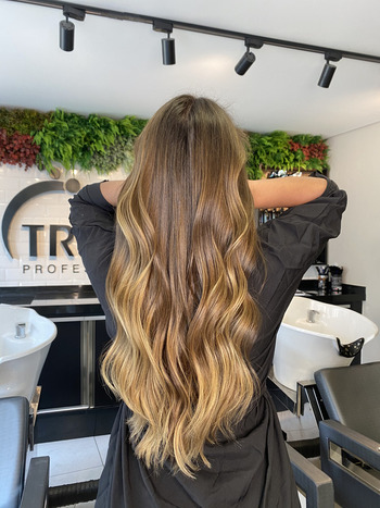 Corte De Cabelo Feminino Longo em Água Rasa